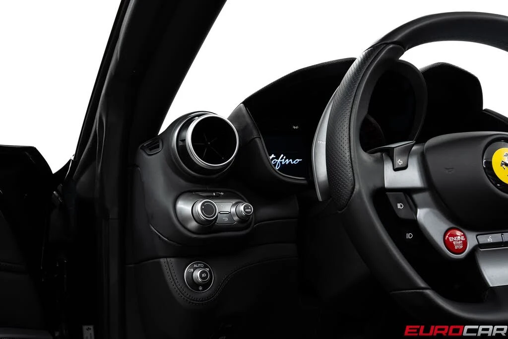 2019 Ferrari Portofino - Image 29 of 31