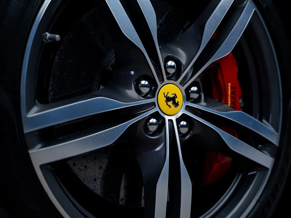 2019 Ferrari Portofino - Image 26 of 31