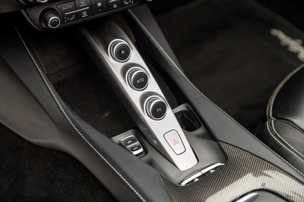 2019 Ferrari Portofino - Image 27 of 31