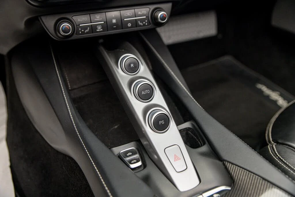 2019 Ferrari Portofino - Image 29 of 31