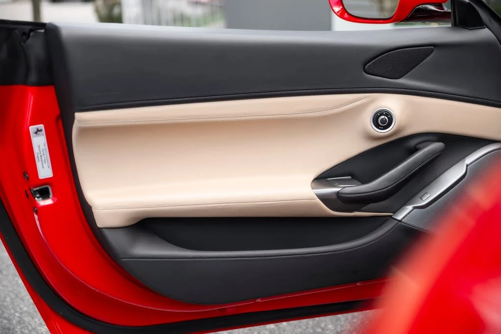 2019 Ferrari Portofino - Image 31 of 31
