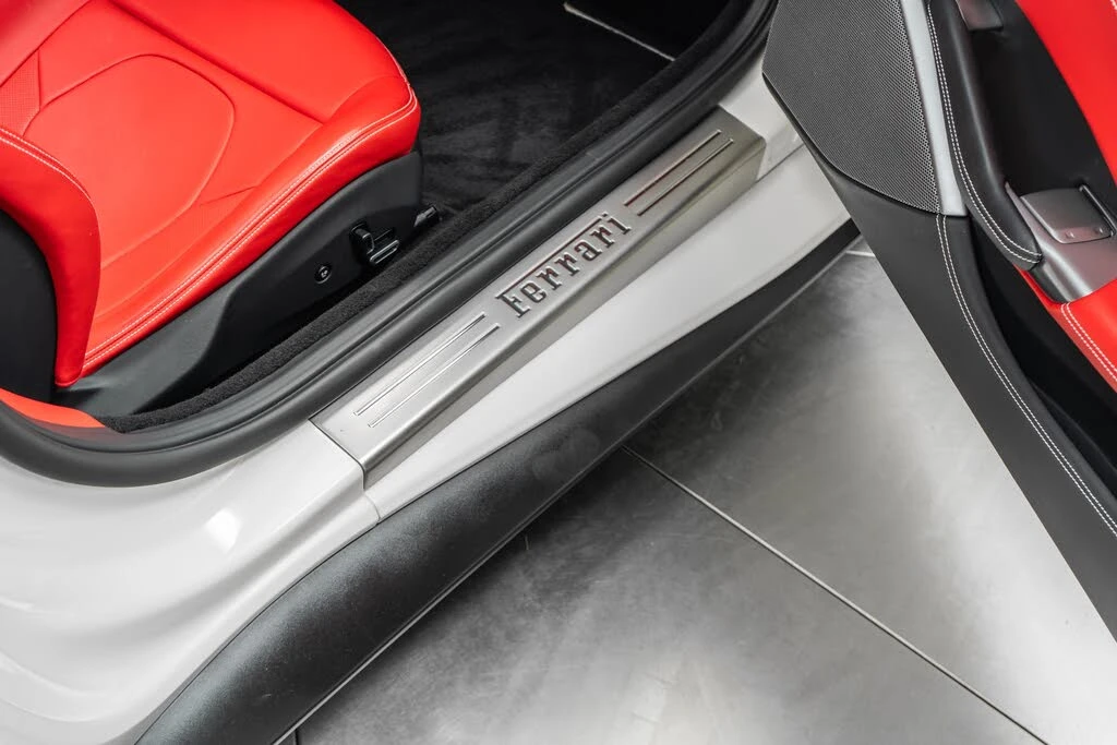 2019 Ferrari Portofino - Image 31 of 31