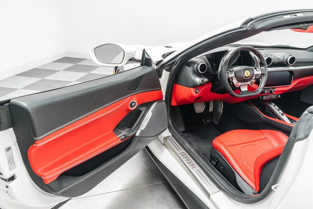 2019 Ferrari Portofino - Image 23 of 31