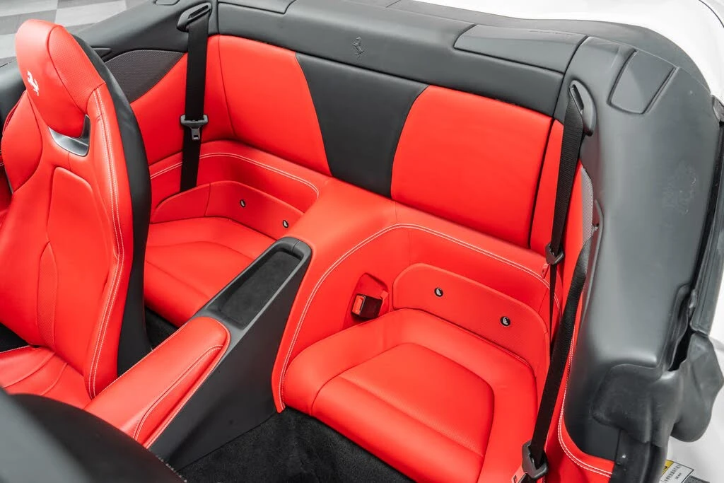 2019 Ferrari Portofino - Image 16 of 31