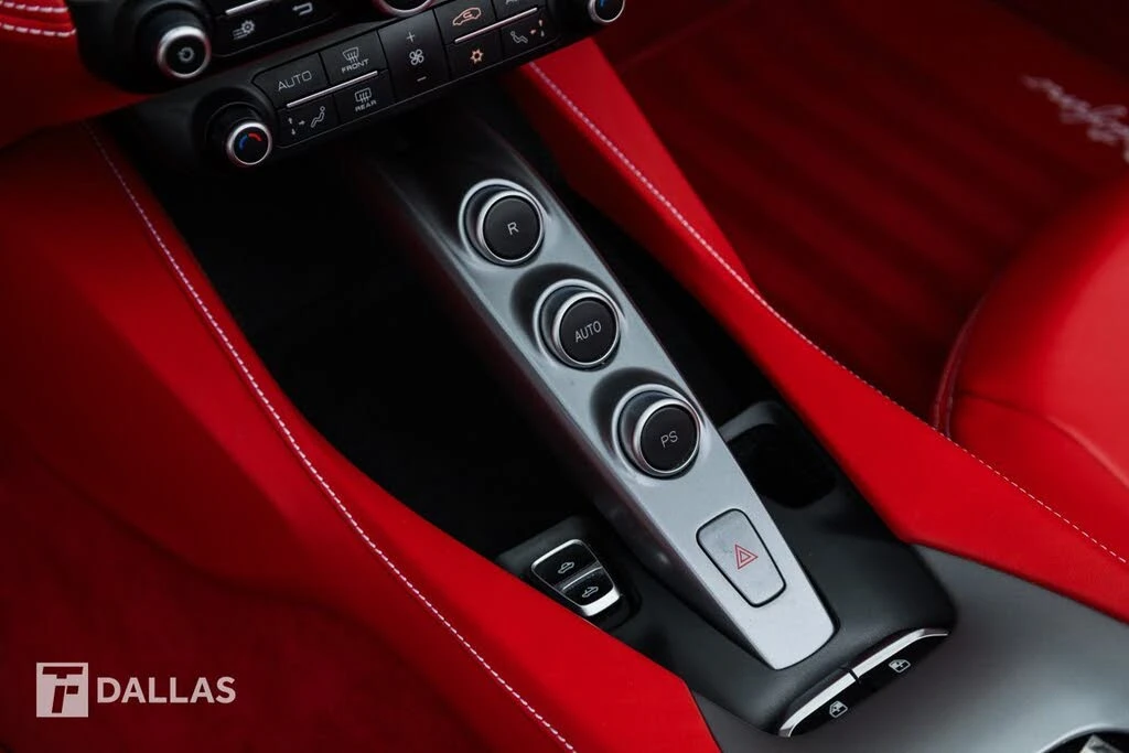 2019 Ferrari Portofino - Image 27 of 31