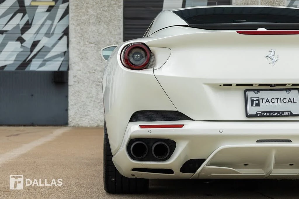 2019 Ferrari Portofino - Image 14 of 31