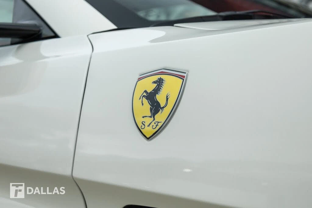 2019 Ferrari Portofino - Image 19 of 31