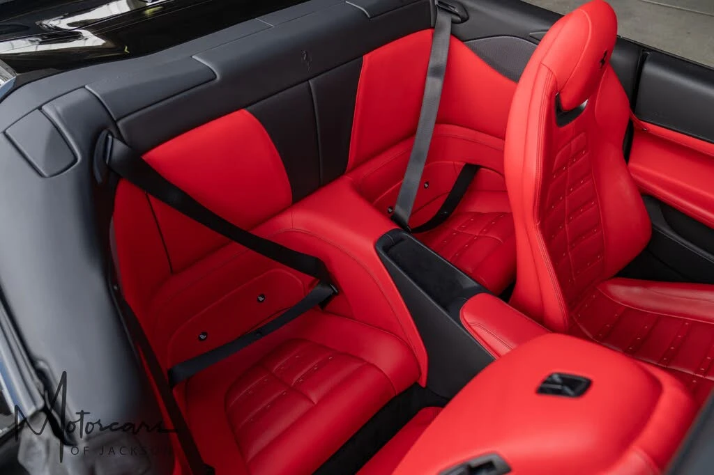 2019 Ferrari Portofino - Image 19 of 31