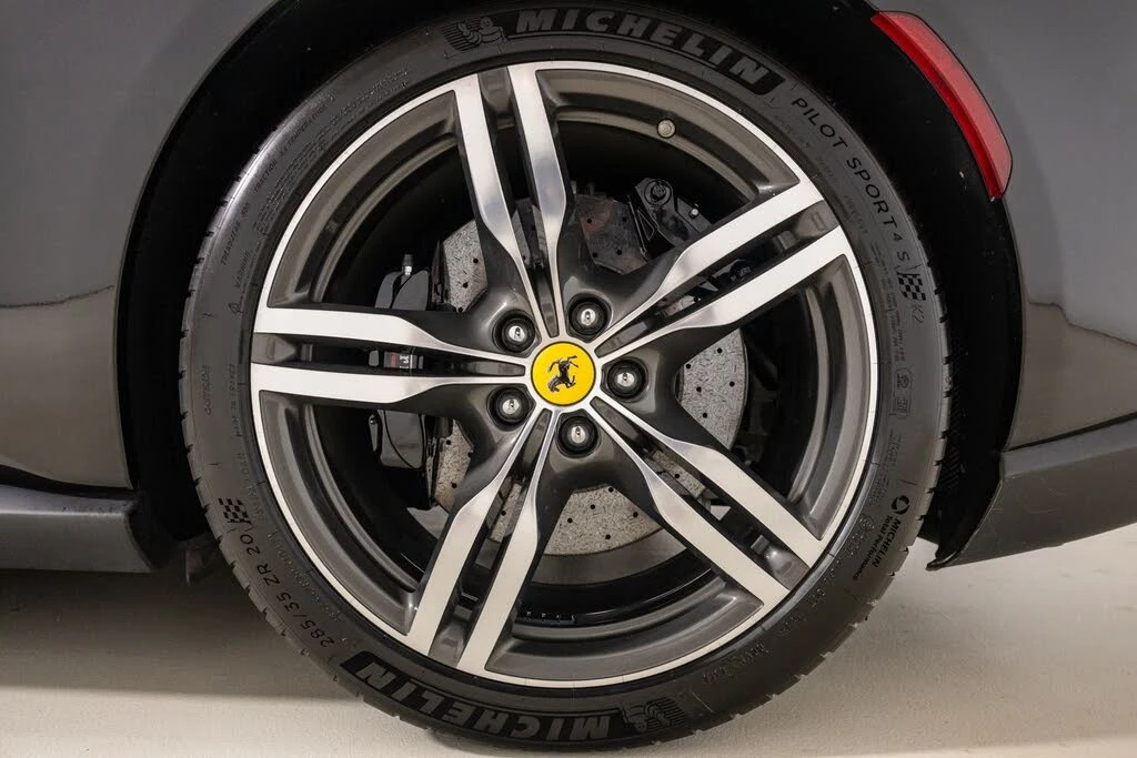 2019 Ferrari Portofino - Image 23 of 31