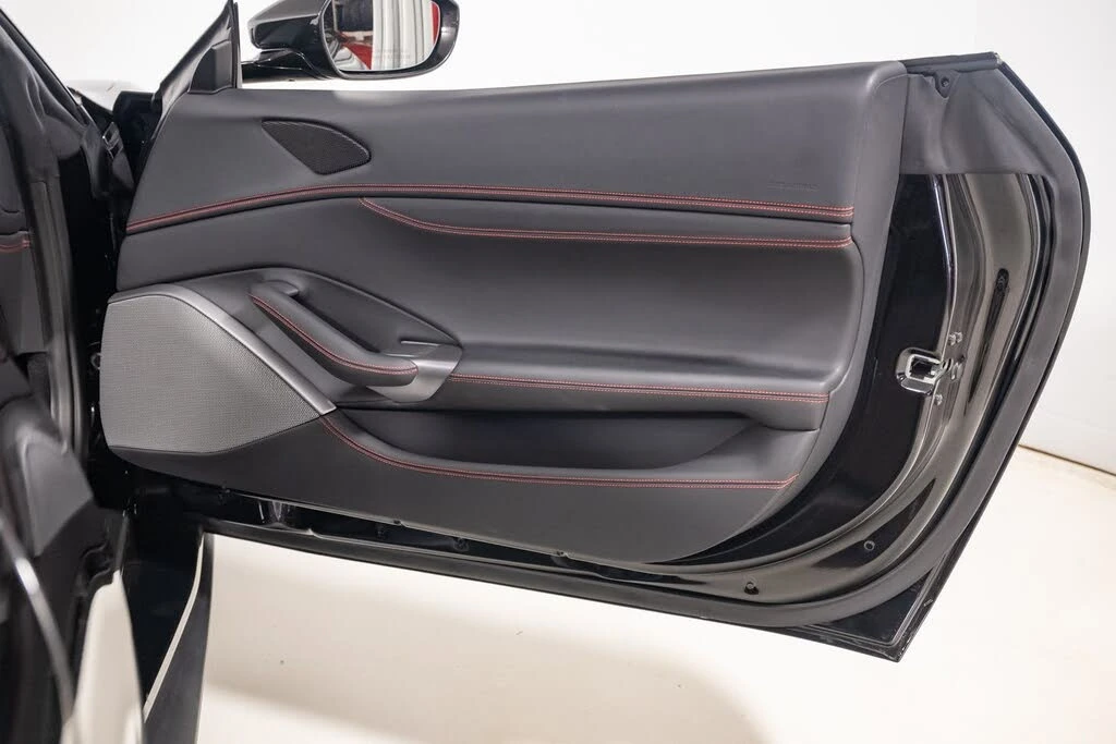 2019 Ferrari Portofino - Image 31 of 31