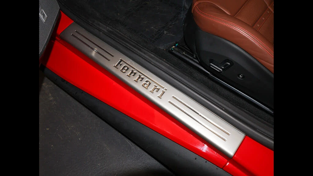 2019 Ferrari Portofino - Image 18 of 31