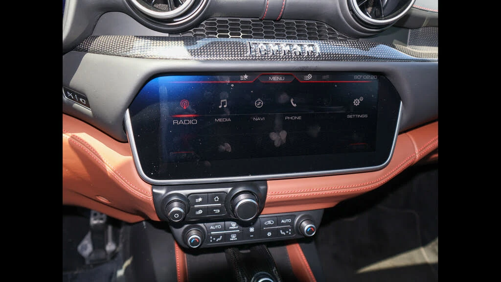 2019 Ferrari Portofino - Image 27 of 31