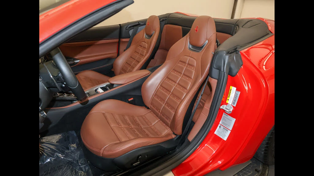 2019 Ferrari Portofino - Image 15 of 31
