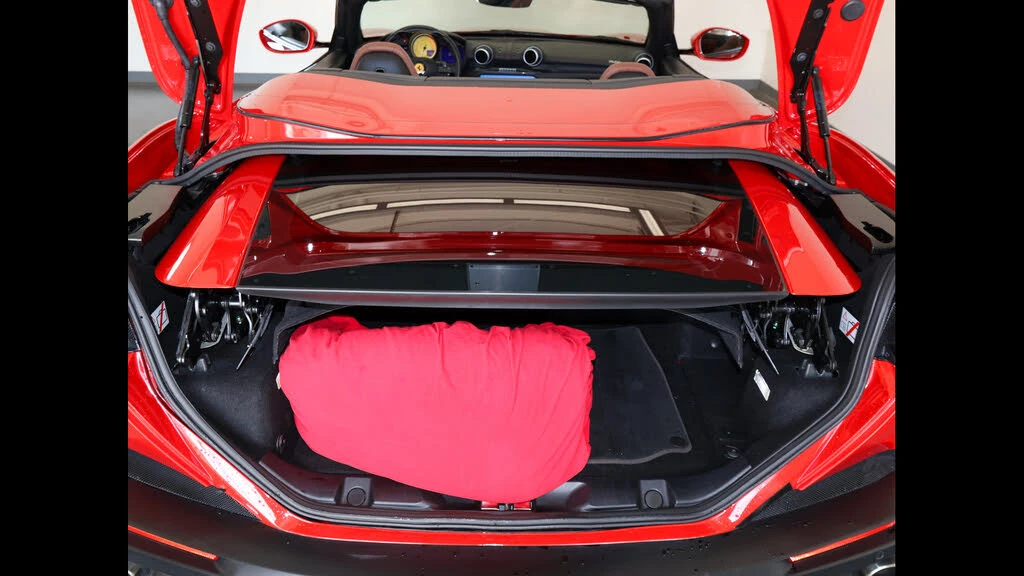 2019 Ferrari Portofino - Image 12 of 31