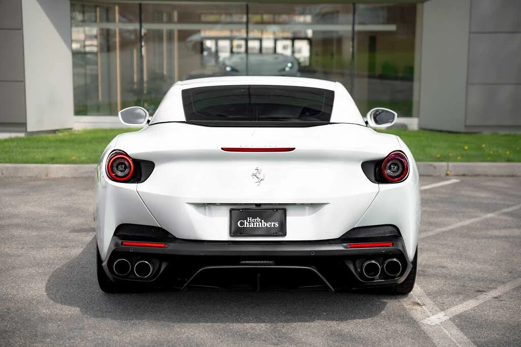 2019 Ferrari Portofino - Image 14 of 31