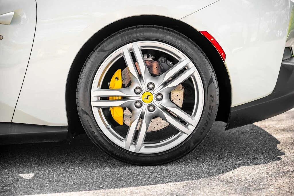 2019 Ferrari Portofino - Image 27 of 31
