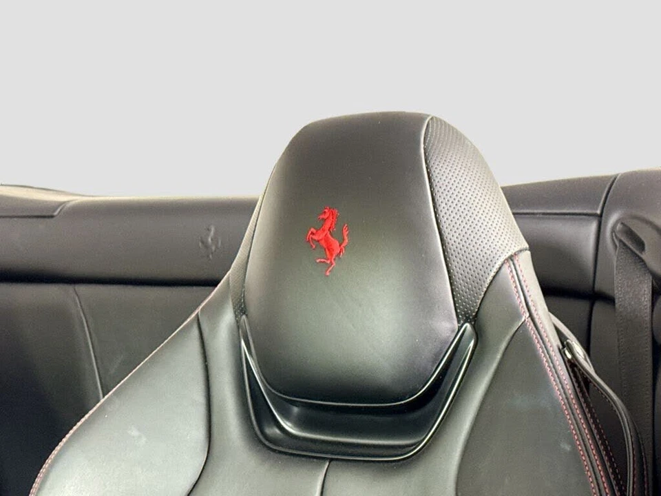 2019 Ferrari Portofino - Image 24 of 28