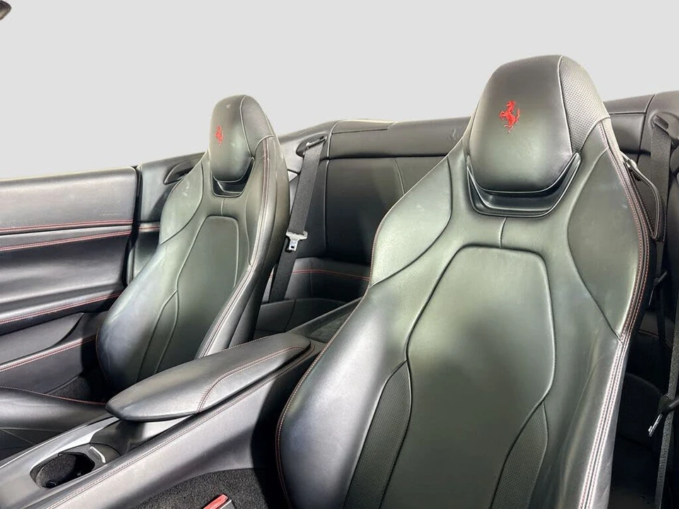 2019 Ferrari Portofino - Image 17 of 28