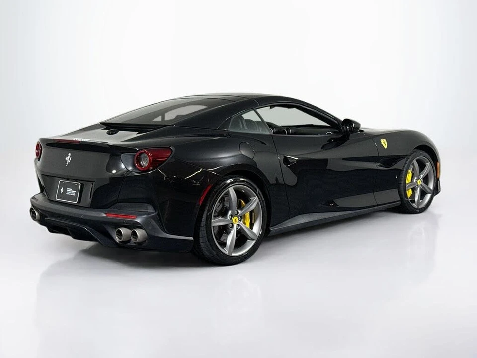 2019 Ferrari Portofino - Image 9 of 28