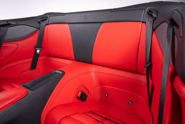 2019 Ferrari Portofino - Image 28 of 31