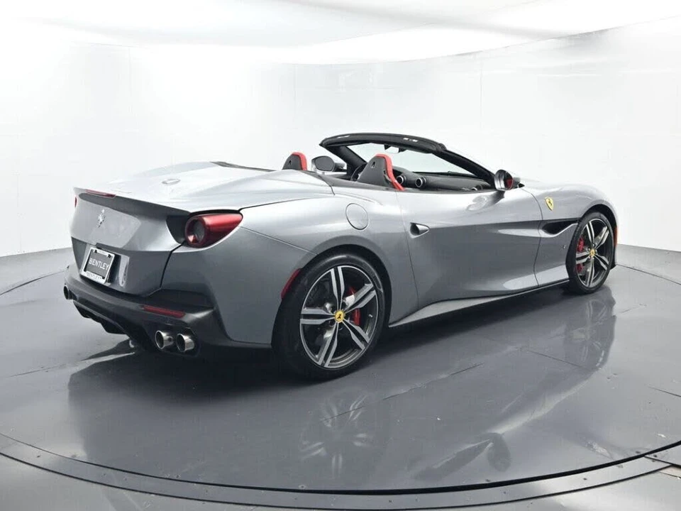 2019 Ferrari Portofino - Image 2 of 31