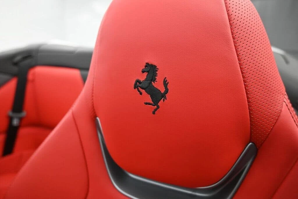 2019 Ferrari Portofino - Image 9 of 31
