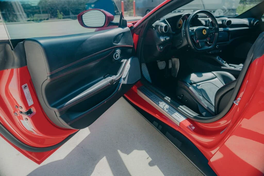 2019 Ferrari Portofino - Image 12 of 19