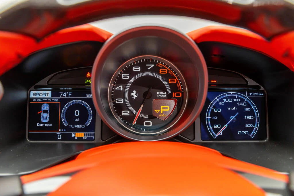 2019 Ferrari Portofino - Image 24 of 31