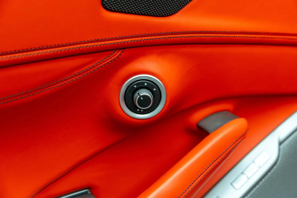 2019 Ferrari Portofino - Image 14 of 31