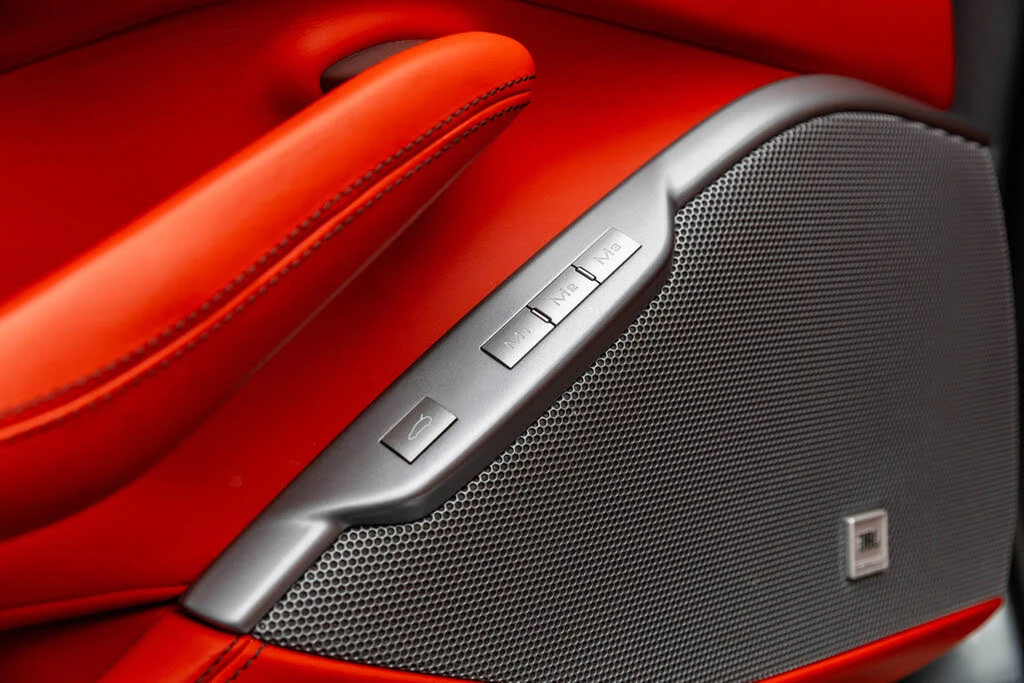 2019 Ferrari Portofino - Image 15 of 31