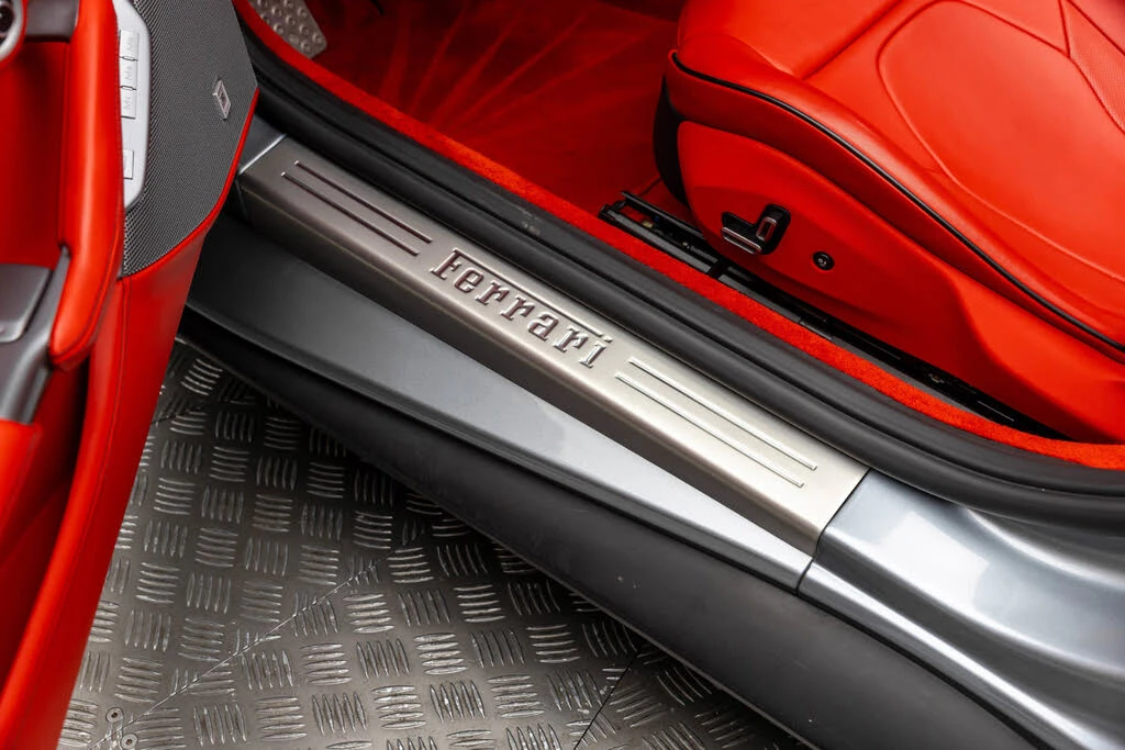 2019 Ferrari Portofino - Image 18 of 31