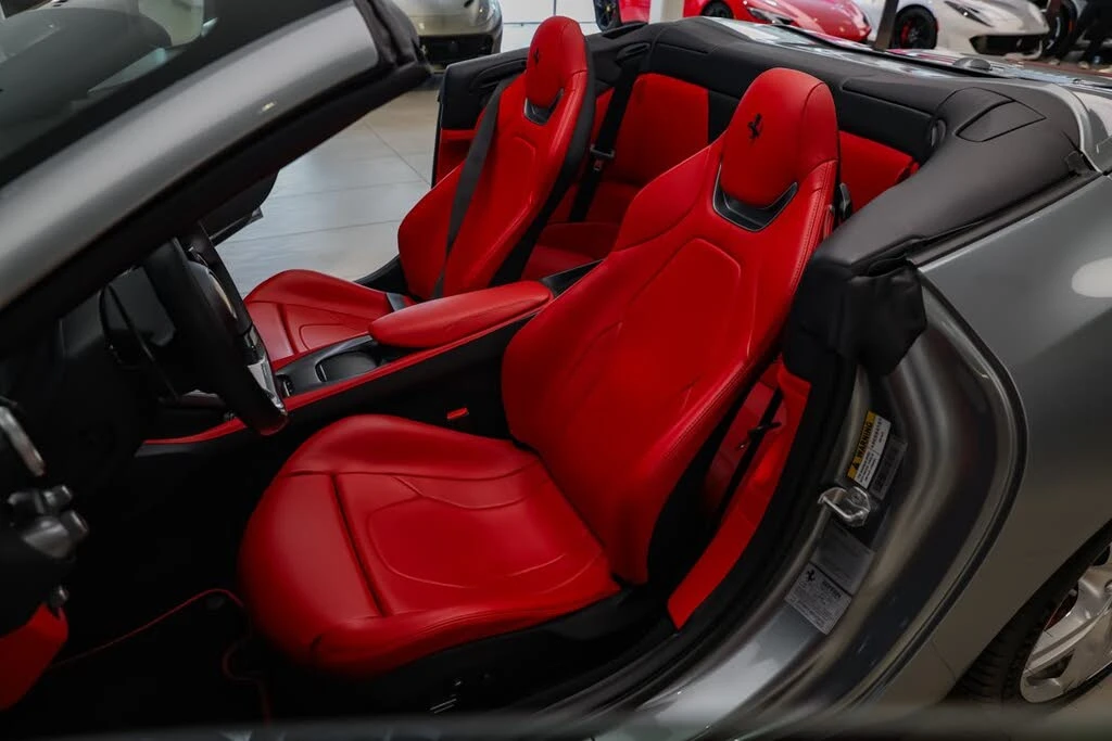 2019 Ferrari Portofino - Image 11 of 31