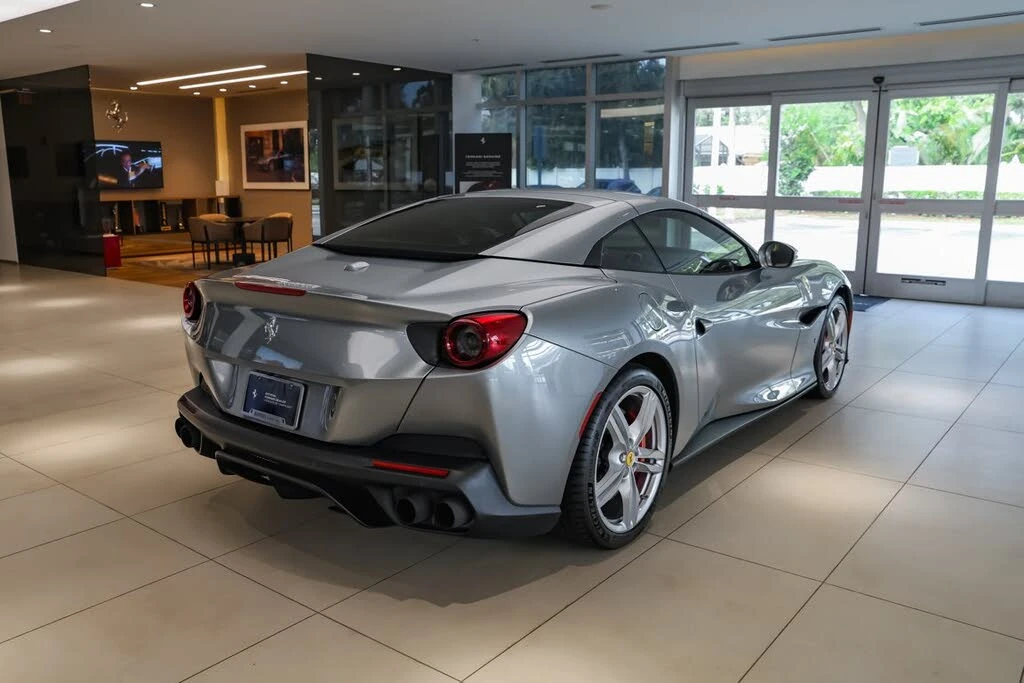 2019 Ferrari Portofino - Image 16 of 31