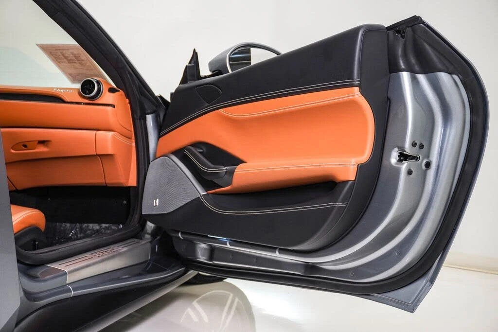 2019 Ferrari Portofino - Image 19 of 31