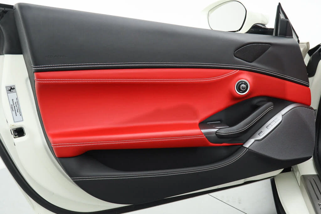 2019 Ferrari Portofino - Image 23 of 31
