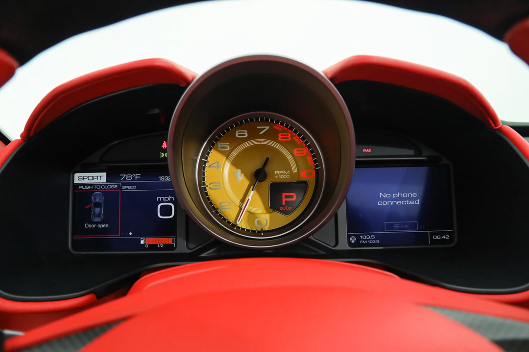 2019 Ferrari Portofino - Image 29 of 31