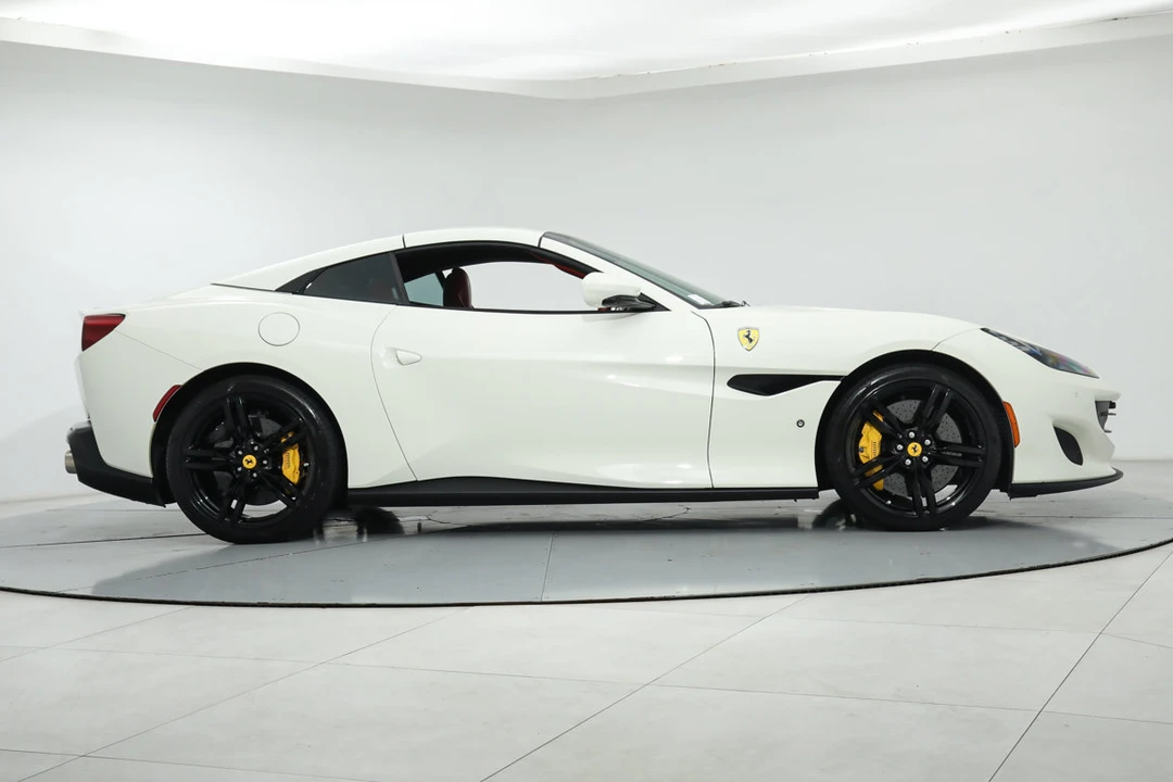 2019 Ferrari Portofino - Image 11 of 31