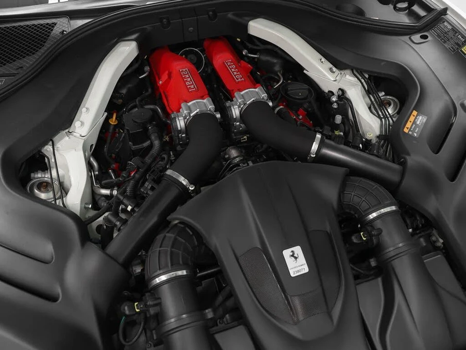 2019 Ferrari Portofino - Image 15 of 31
