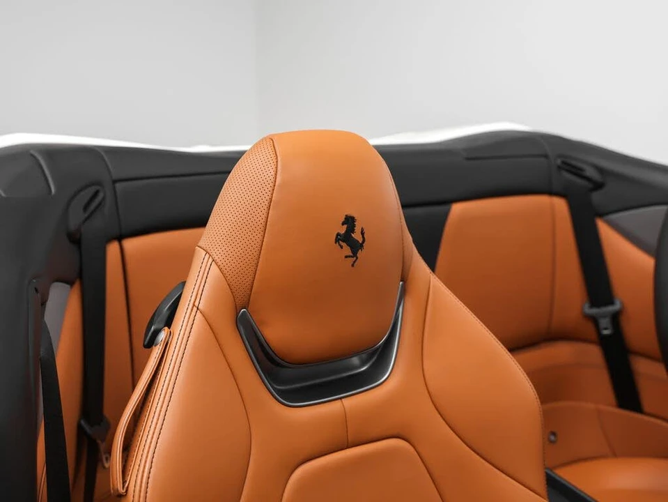 2019 Ferrari Portofino - Image 24 of 31
