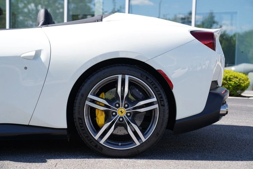 2019 Ferrari Portofino - Image 8 of 31