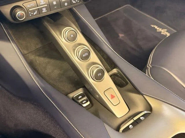 2019 Ferrari Portofino - Image 27 of 31