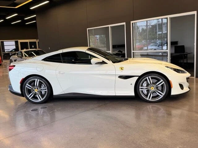 2019 Ferrari Portofino - Image 9 of 31