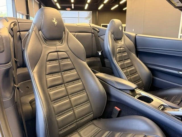 2019 Ferrari Portofino - Image 17 of 31