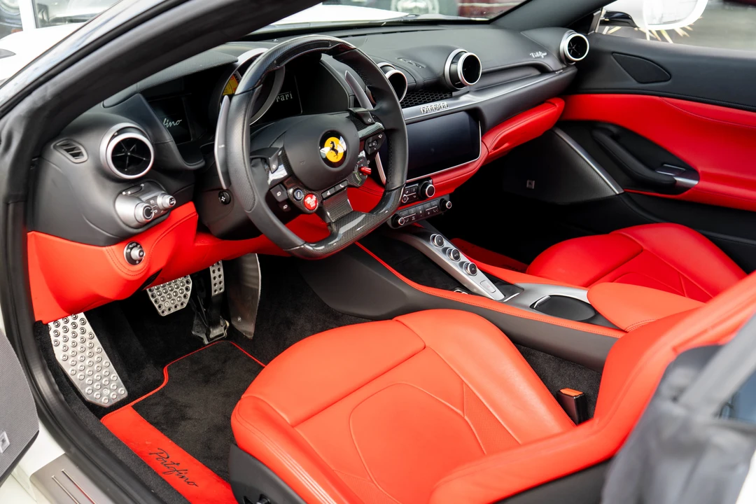 2019 Ferrari Portofino - Image 11 of 31