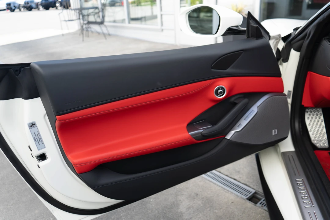 2019 Ferrari Portofino - Image 13 of 31