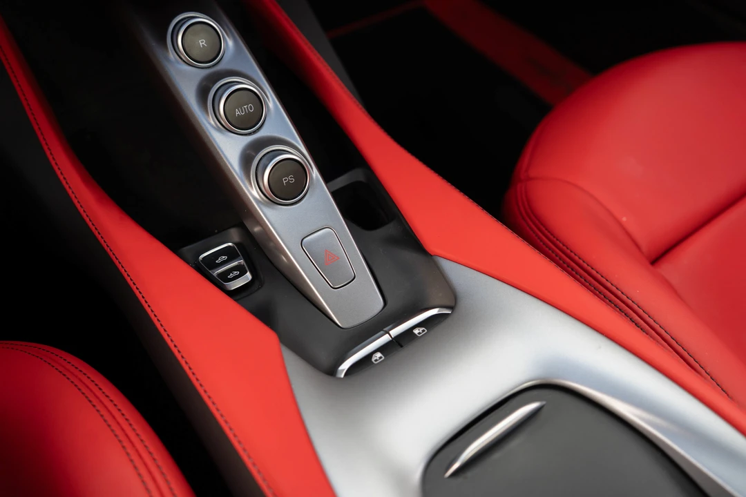 2019 Ferrari Portofino - Image 25 of 31