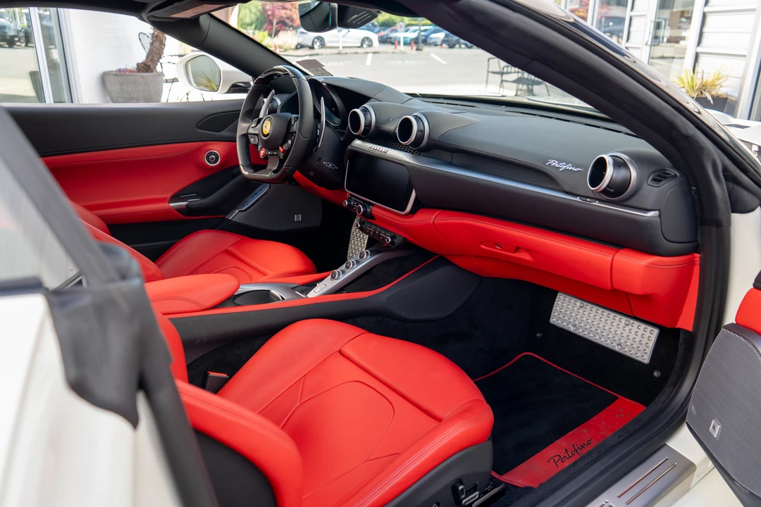 2019 Ferrari Portofino - Image 27 of 31