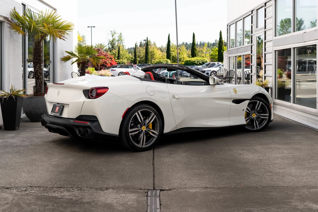 2019 Ferrari Portofino - Image 7 of 31