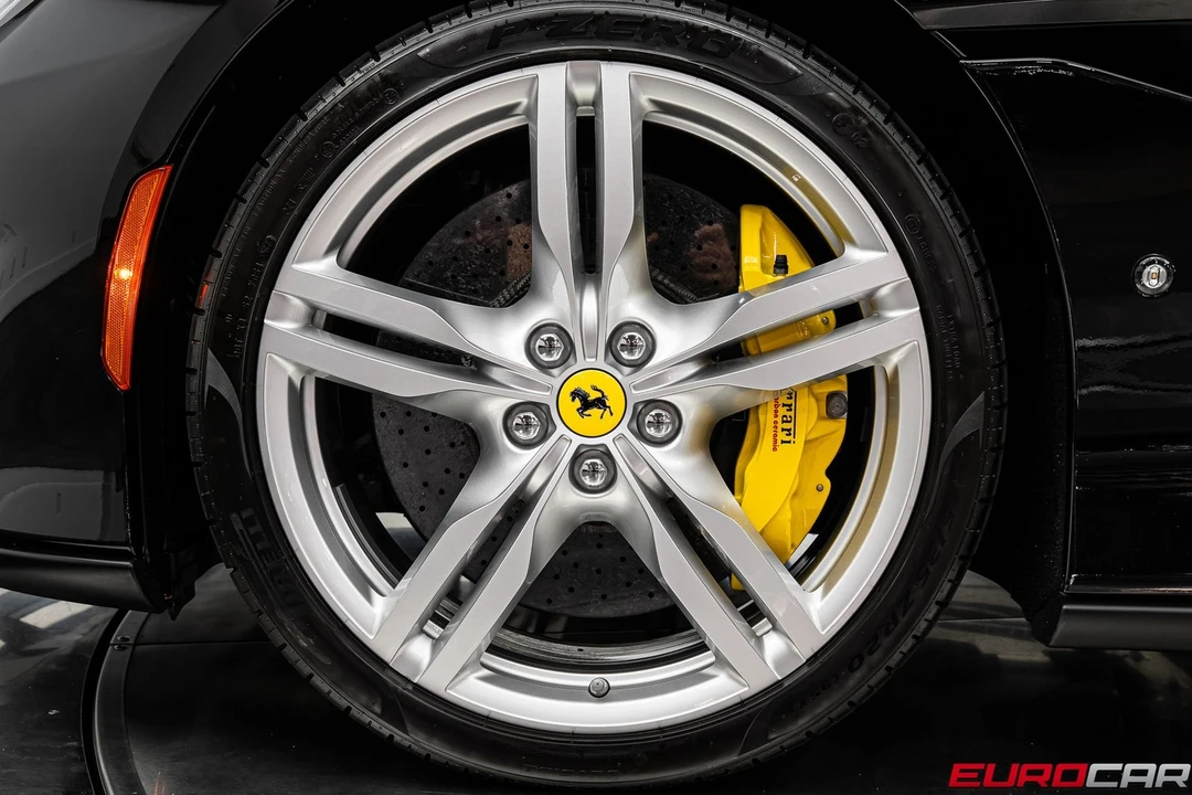 2019 Ferrari Portofino - Image 24 of 31