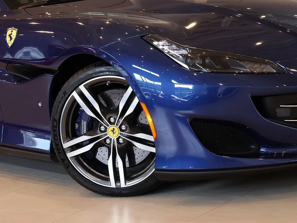 2019 Ferrari Portofino - Image 9 of 31